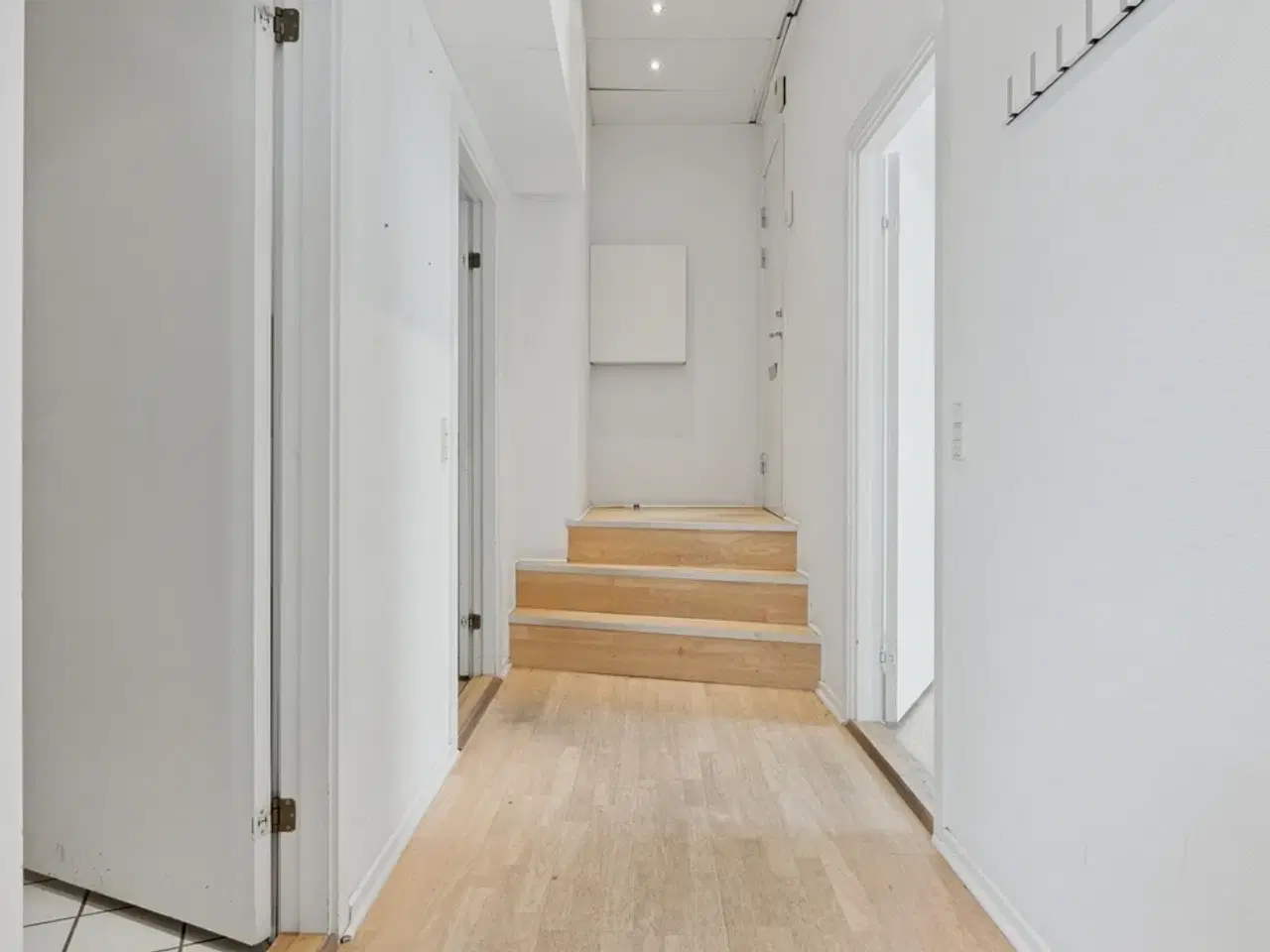Billede 8 - Smukt højloftet kontor/showroom - med udsigt til havnepromenaden