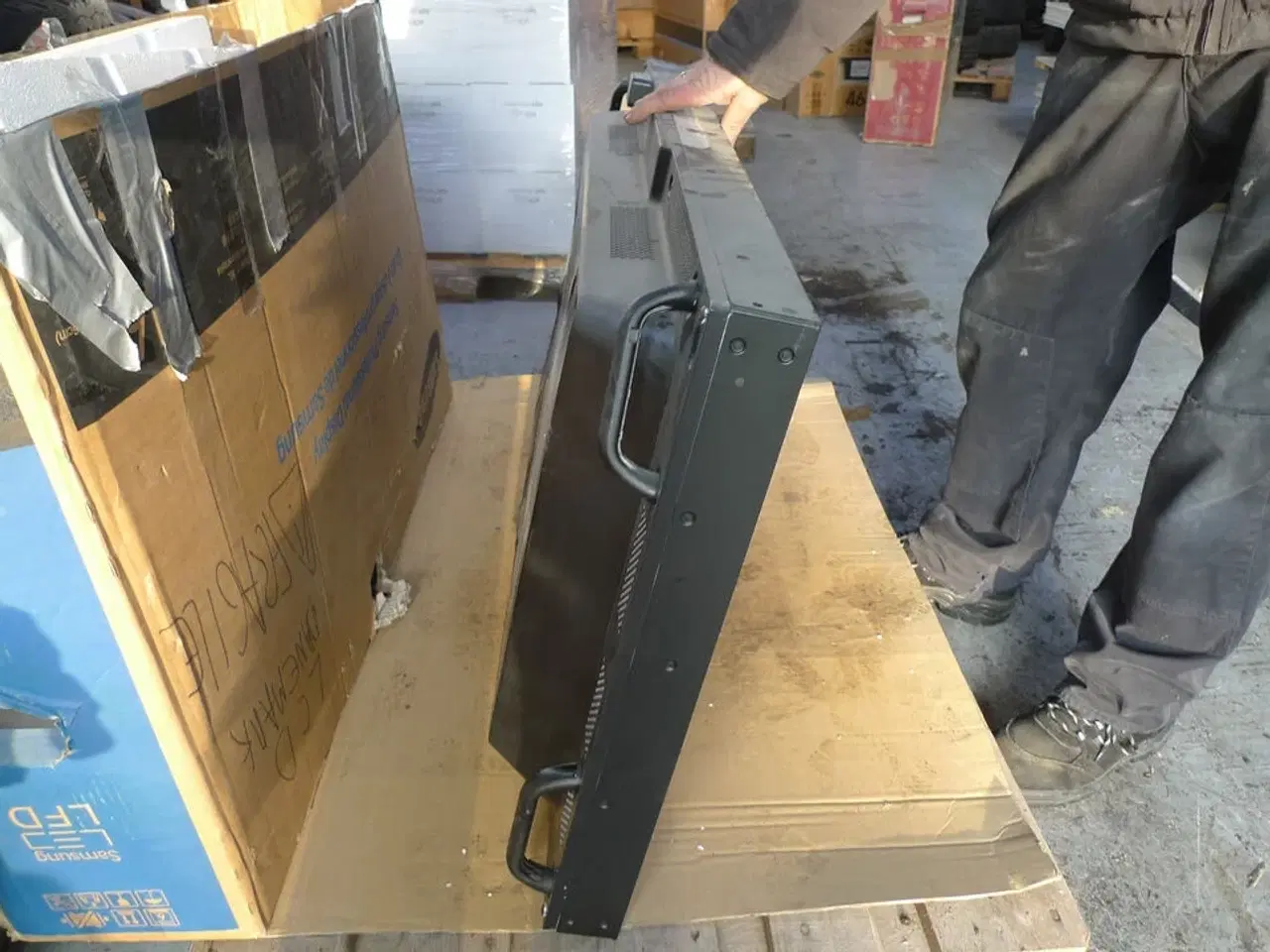 Billede 2 - Prof. Monitor 46" Samsung UH46F5, HDMI, DVI, RJ45 m.m.