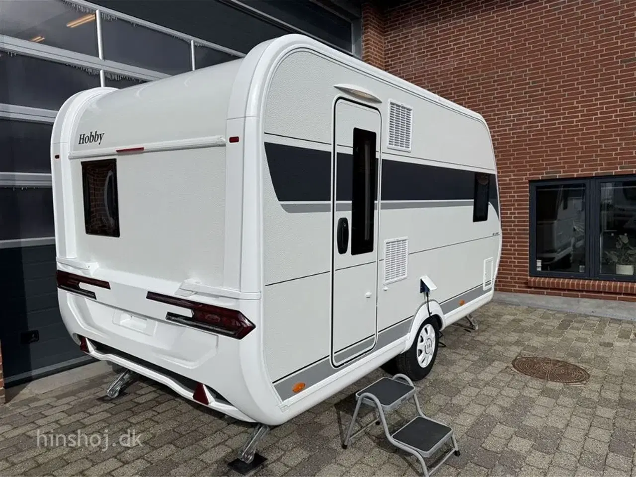Billede 13 - 2025 - Hobby De Luxe 400 SFE   Fantastisk rejsevogn fra Hobby med en dejlige franskdobbelt seng fra Hinshøj Caravan.
