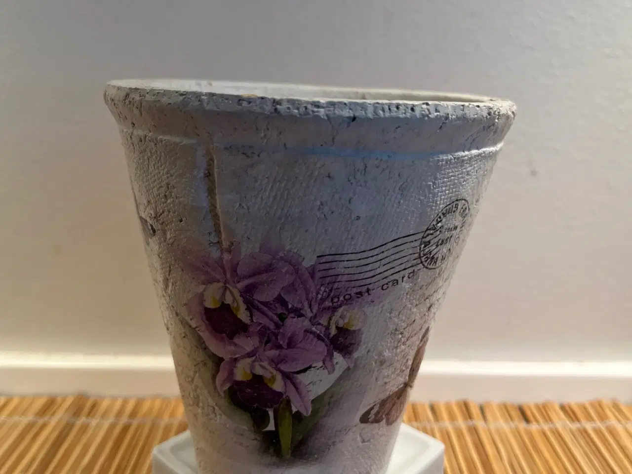 Billede 2 - Vintage blomsterkrukke keramik grå med postkort