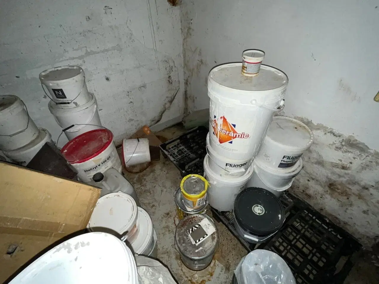 Billede 2 - Tøm rummet for det på billederne