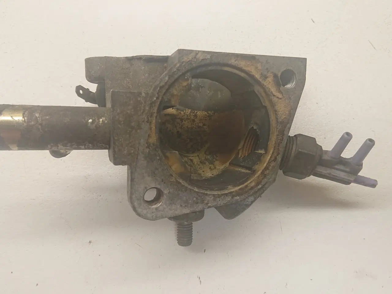 Billede 2 - Toyota Liteace termostat hus