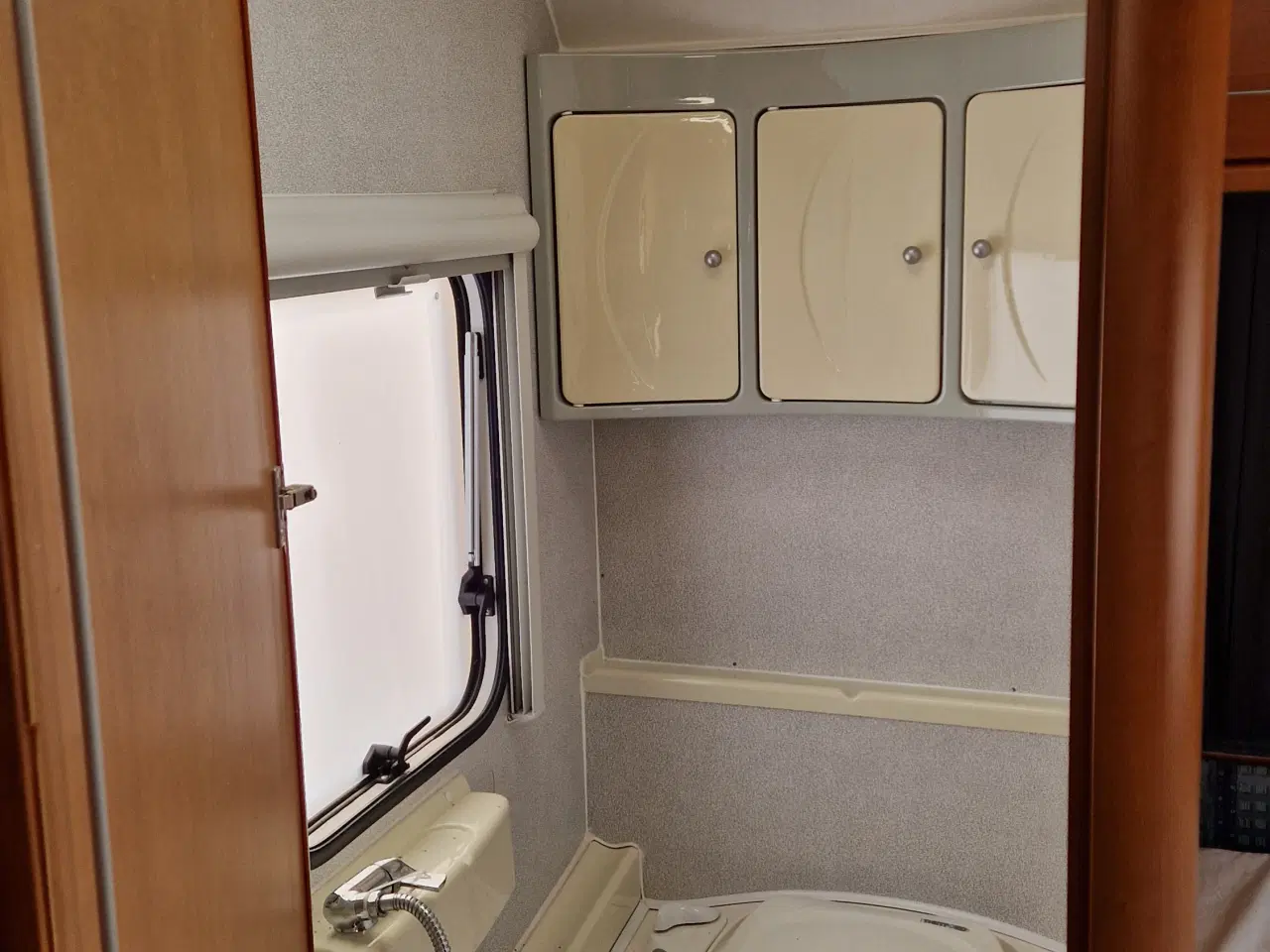 Billede 9 - Velholdt og veludstyret LMC Favorit 520 RHD