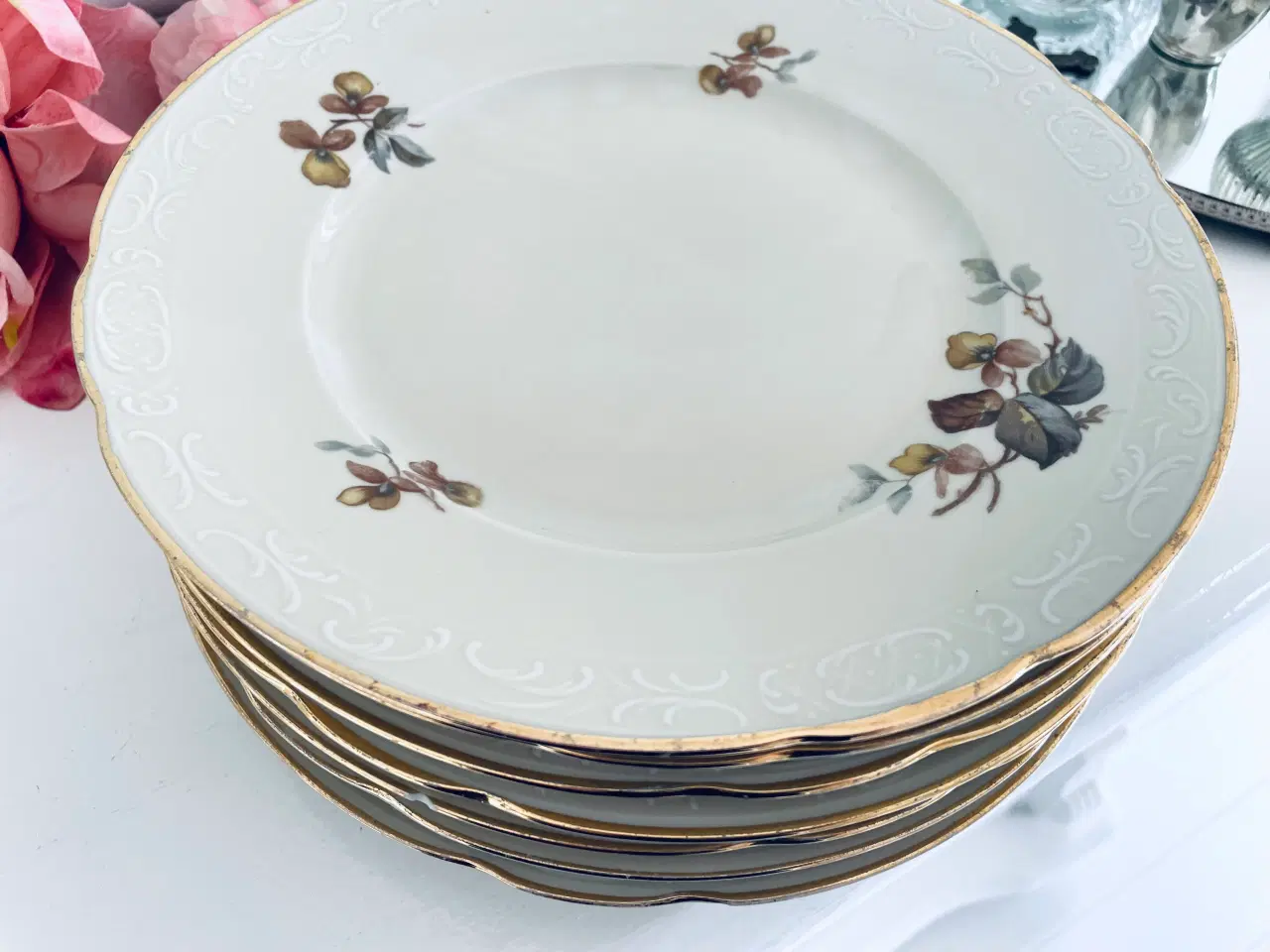 Billede 7 - Vintage tallerkner med patina 7 stk 