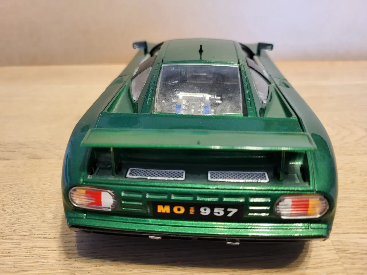 Billede 4 - Modelbil, Bugatti EB 110 (1991), skala 1:18 
