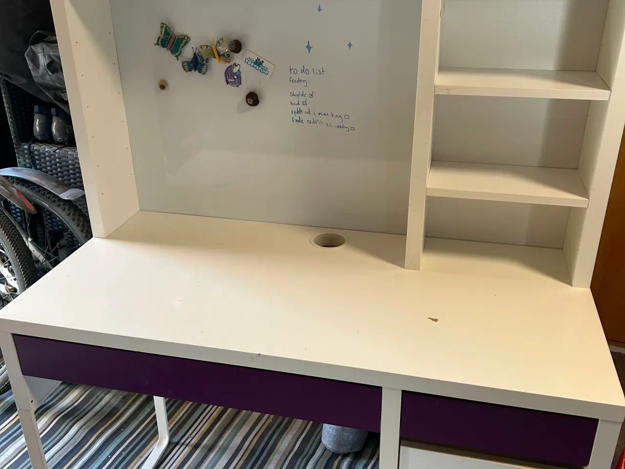 Billede 4 - Skrivebord fra ikea 