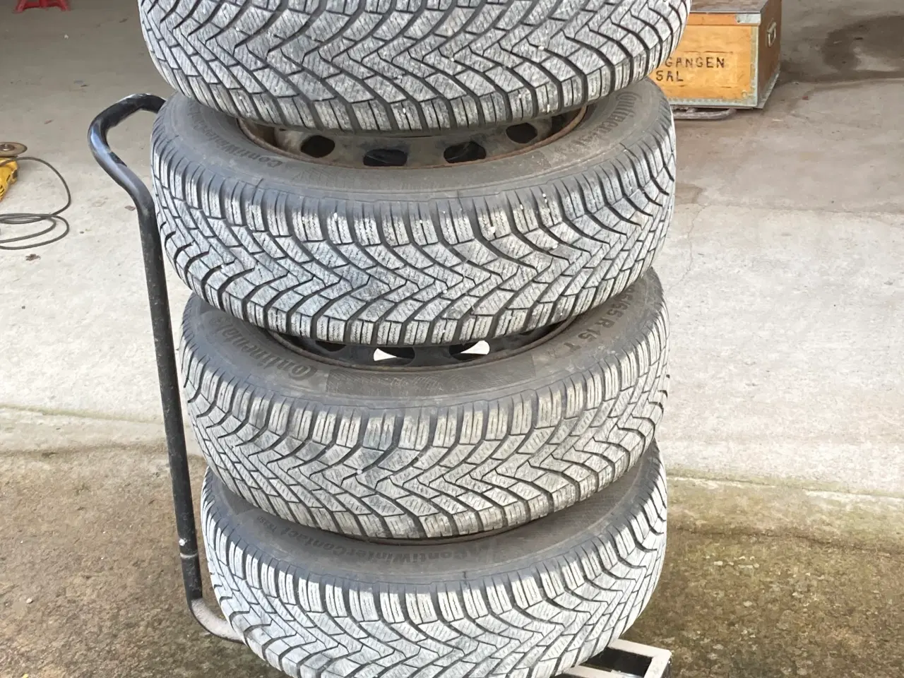 Billede 1 - Vinterdæk + reservehjul Skoda Oktavia + 2 stativer