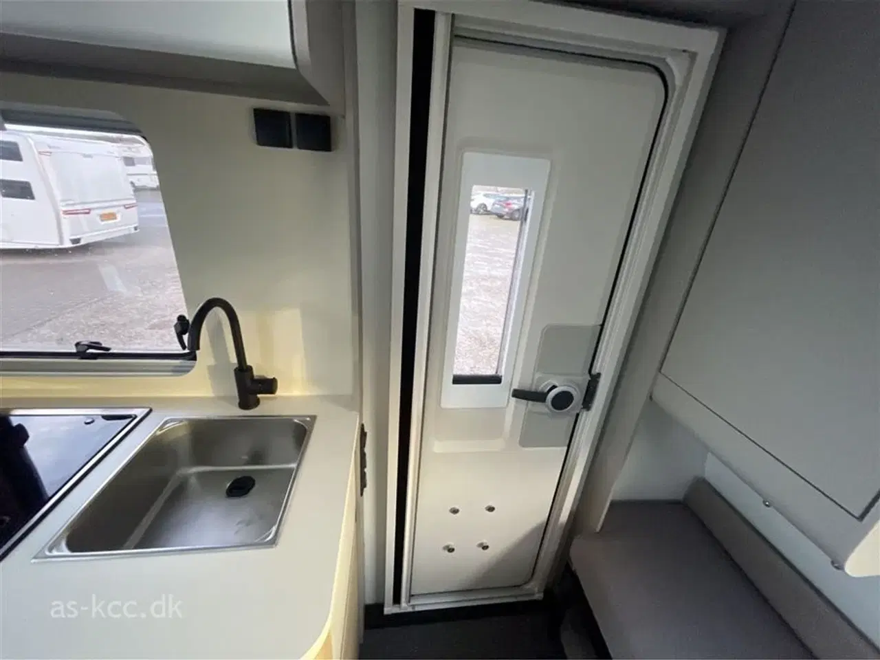 Billede 8 - 2026 - Adria Action 391 PD Panorama Adria Action 391 PD Classic Panorama årg. 2026 Generation 2 ny ude og inde. Incl batteriboks og lader.