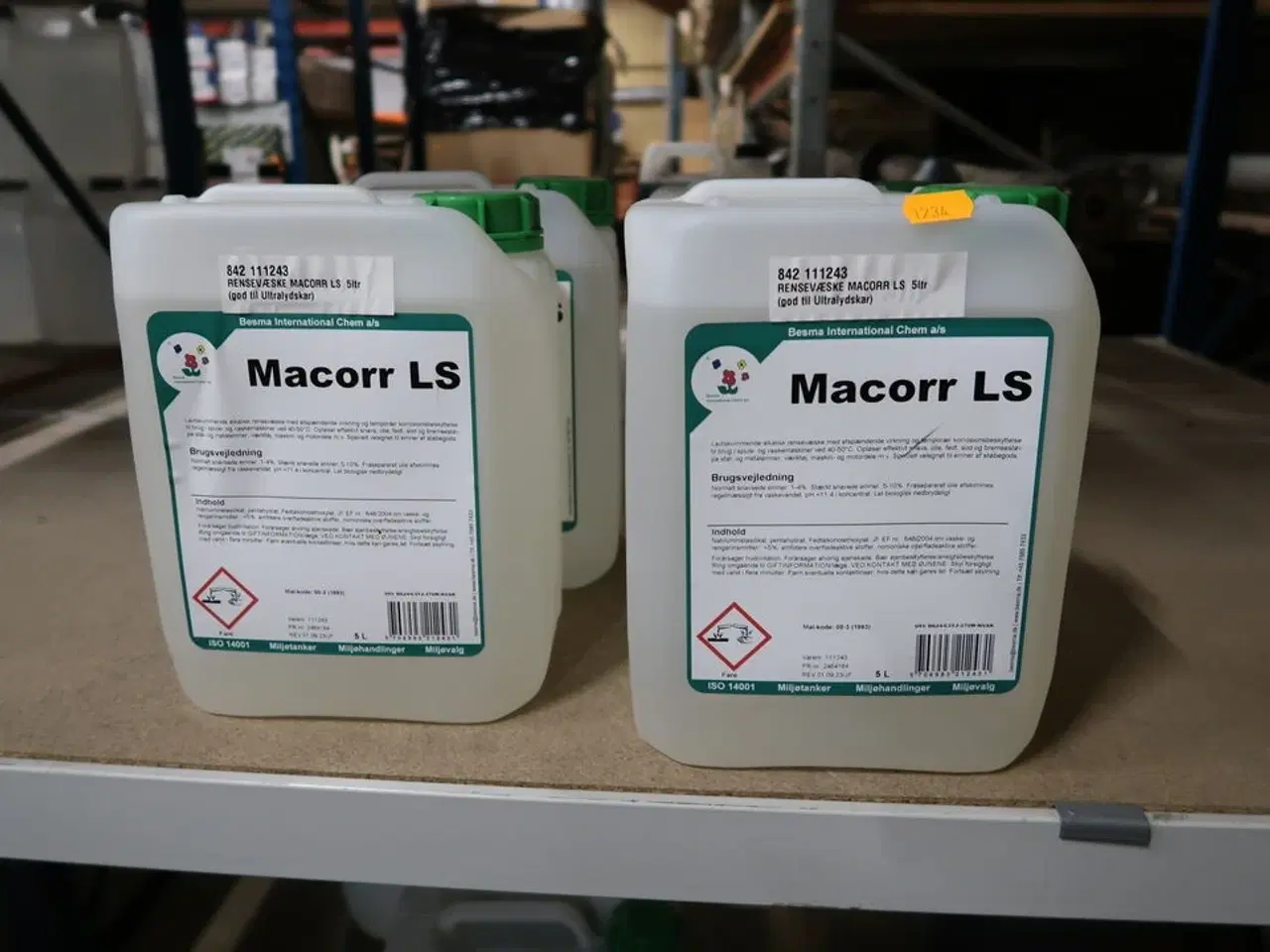 Billede 3 - Diverse rengøringsmiddel, benzin m.v.