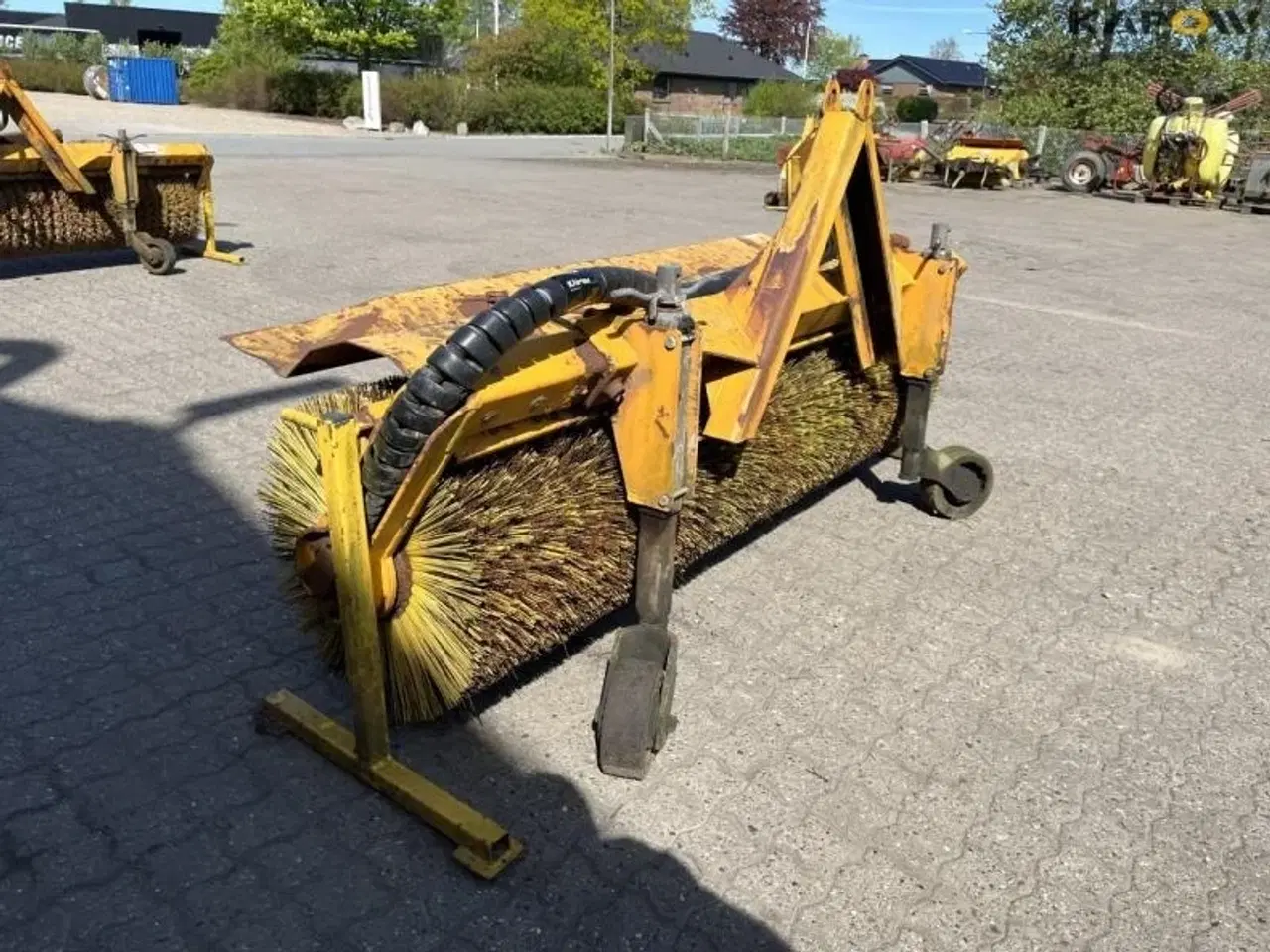 Billede 7 - - - - Fejekost