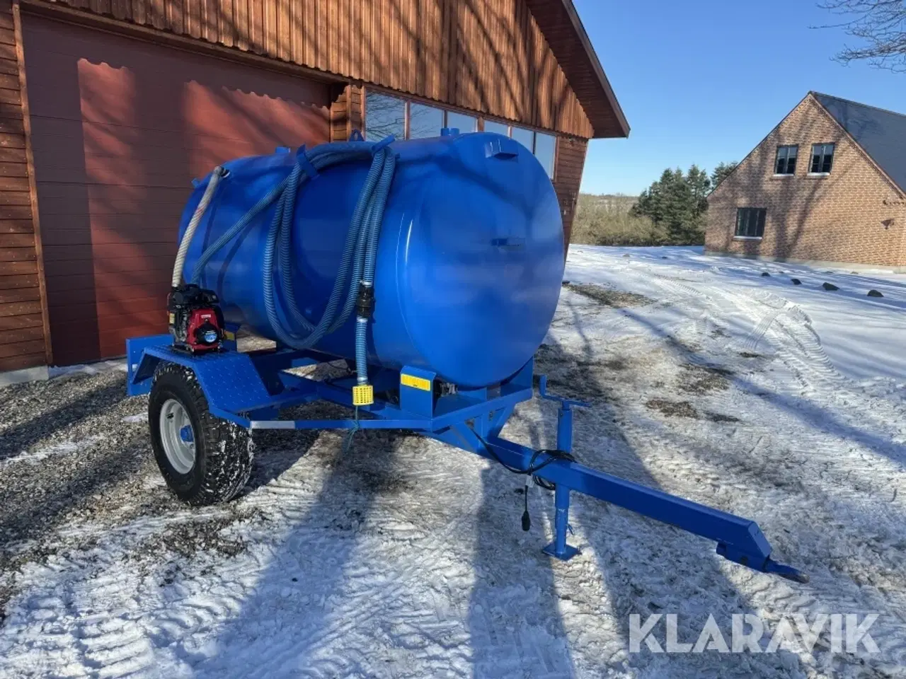 Billede 3 - Vandvogn Sandby 2500L med pumpe