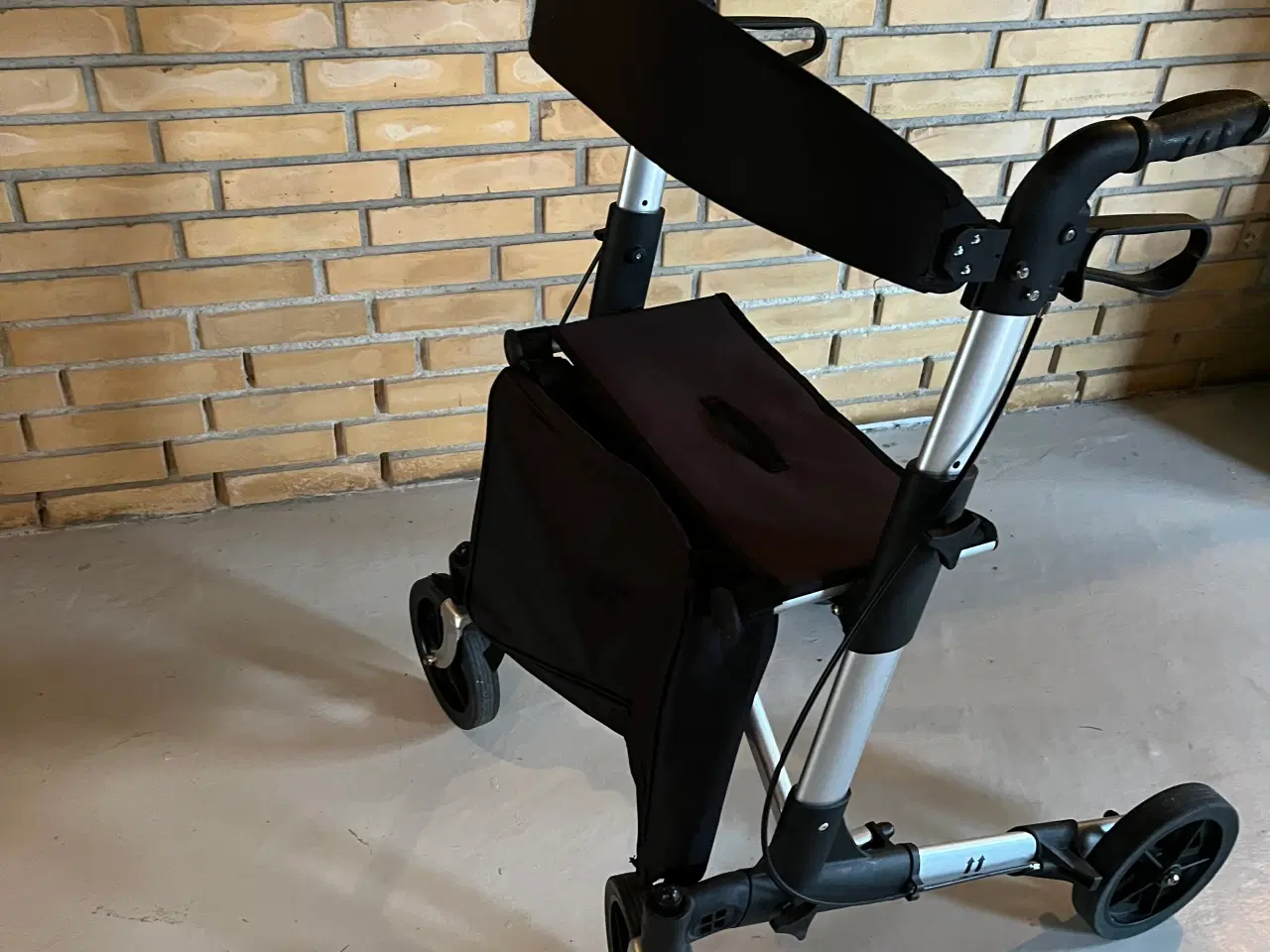 Billede 1 - Letvægts rollator 