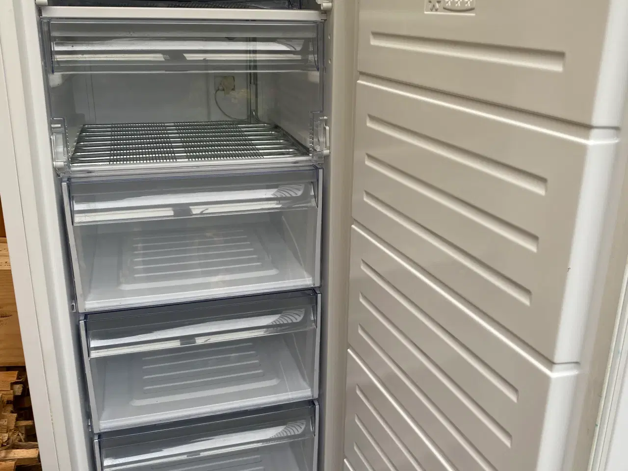 Billede 2 - Fritstående fryseskab