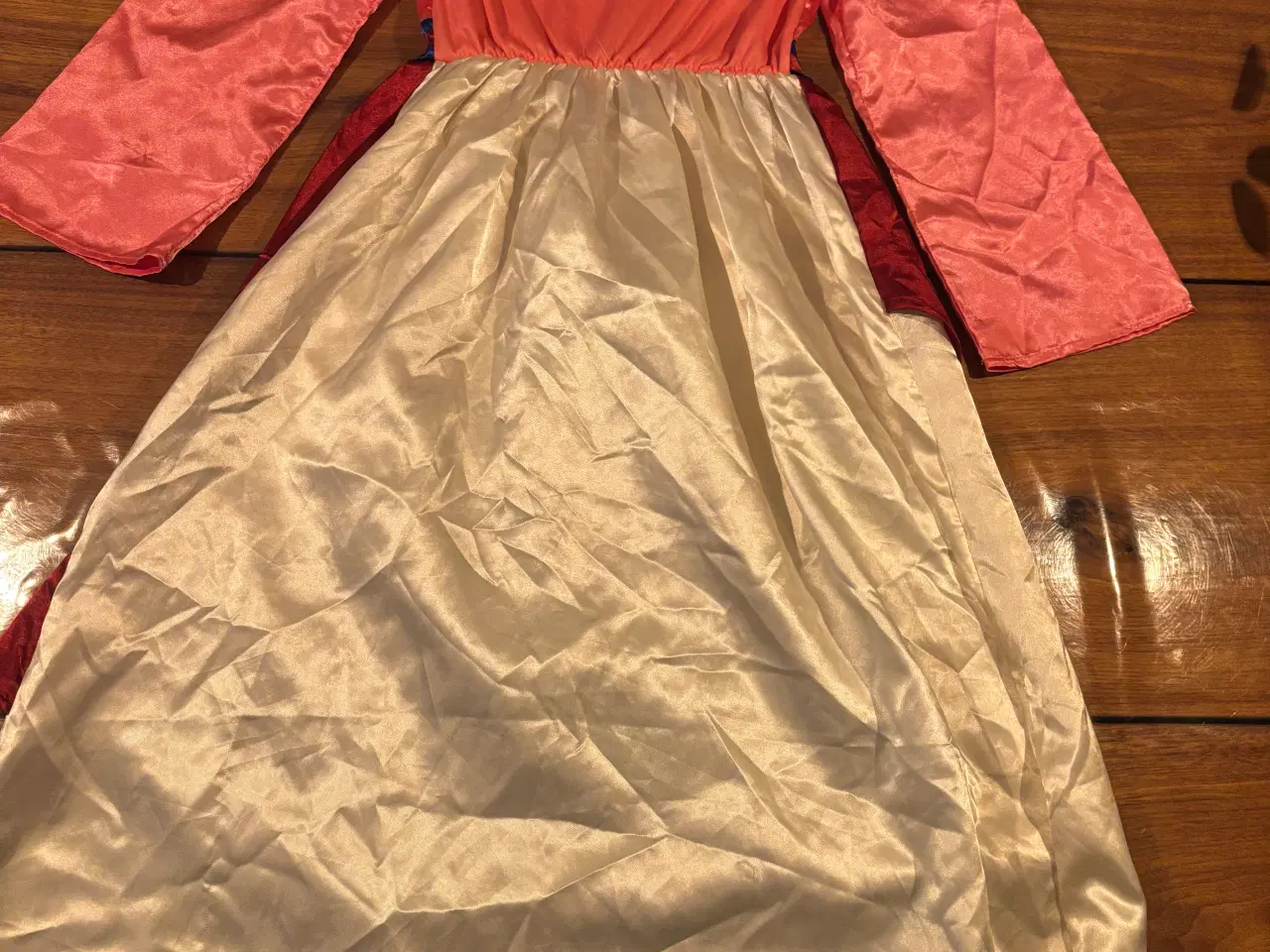 Billede 4 - Mulan kostume str 122
