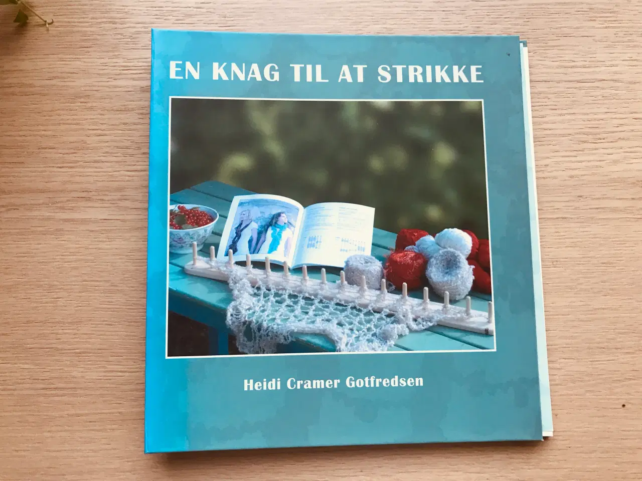 Billede 1 - En Knag Til At Strikke  af Heidi Cramer Gotfredsen