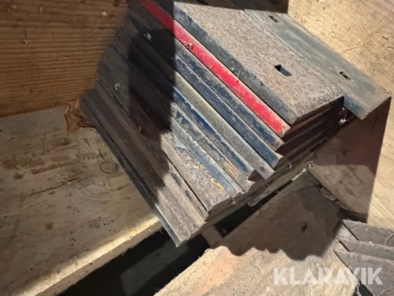 Billede 11 - Sliddele - passer skjold og Kongskilde