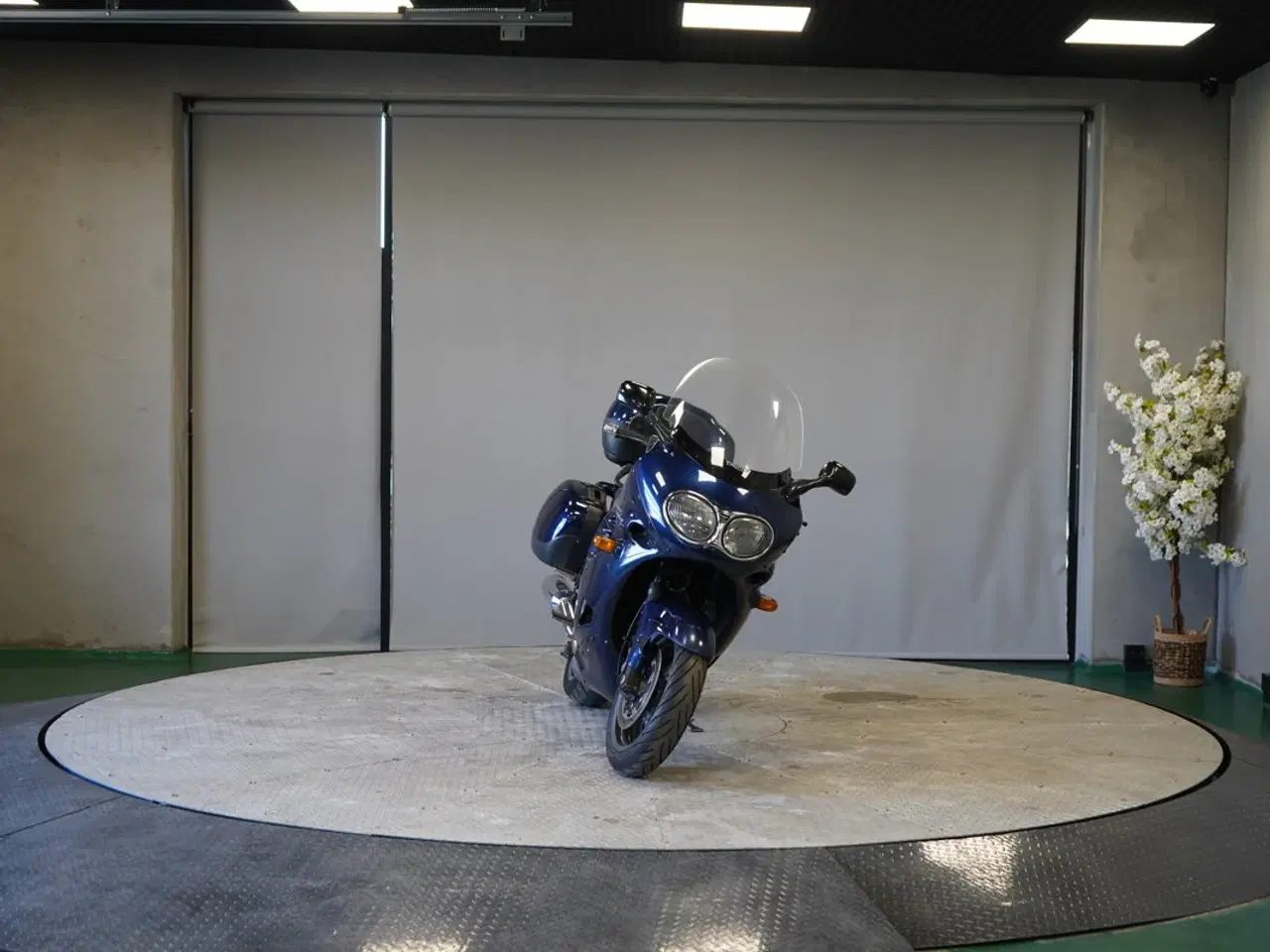 Billede 8 - TRIUMPH 1200 TROPHY – PÅ TORSDAGSAUKTION 