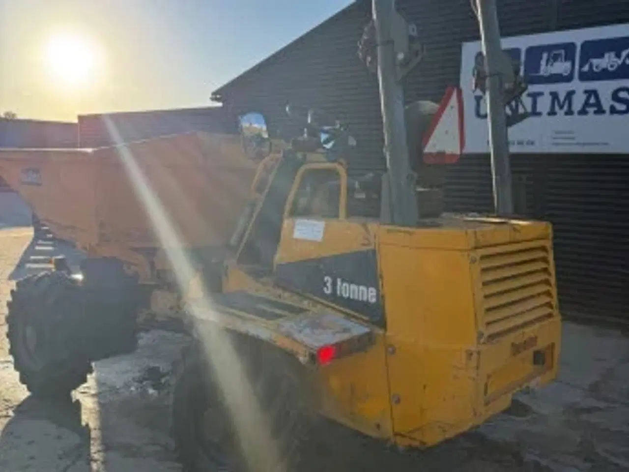 Billede 2 - Dumper med Svinglad 