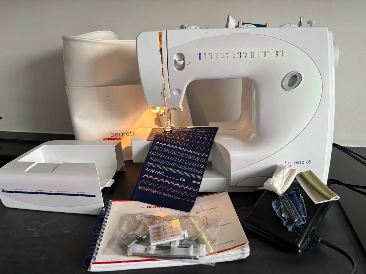 Billede 1 -  Bernette. 65 symaskine 