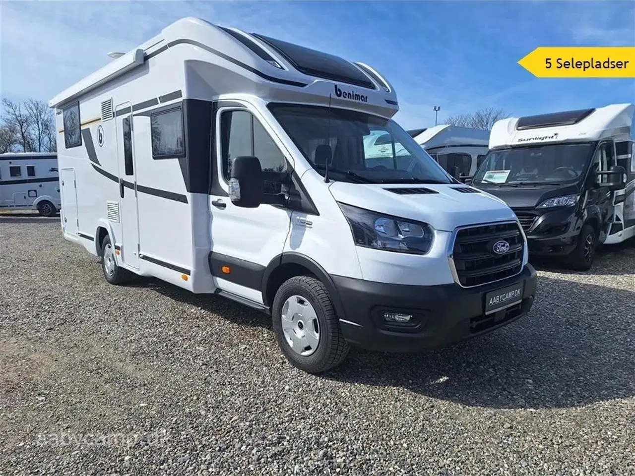 Billede 1 - 2025 - Benimar Tessoro 463 UP   Solcelle. markise. tv. 5 selepladser. batteri. helårsdæk. p-sensor for og bag. Bakkamera.