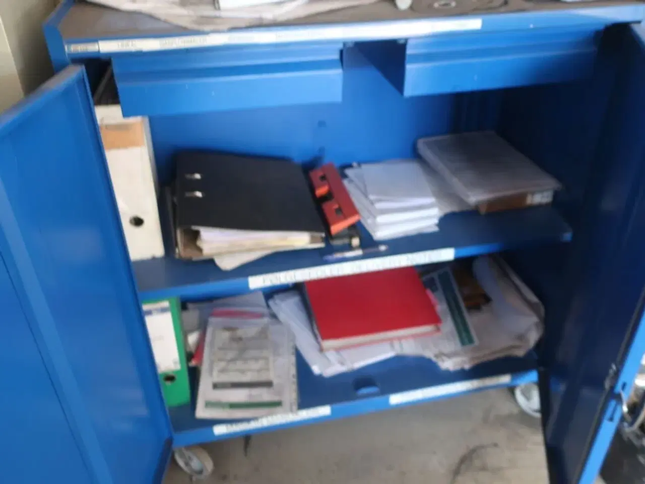 Billede 2 - Stålskab med div. Værktøj