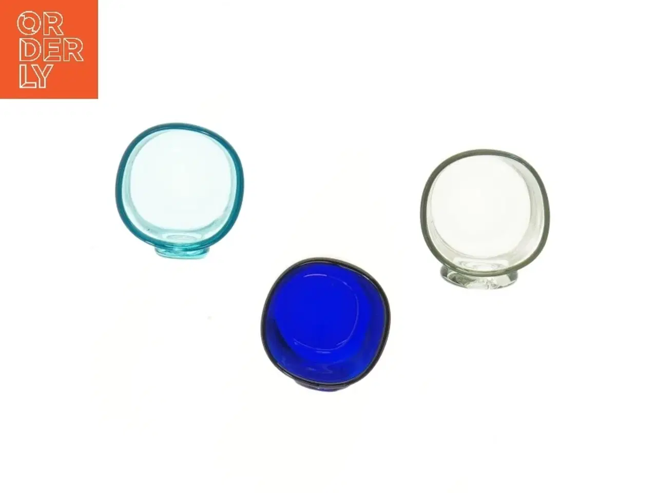 Billede 2 - Tre små glas m. Chr. VI våbenskjold (str. 6,5x6 cm)