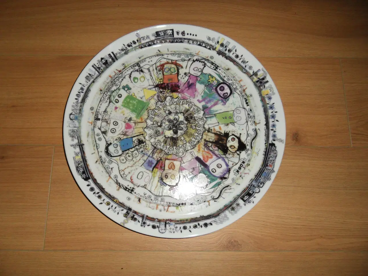 Billede 1 - POUL PAVA. Aida. Stort rundt fad/platte i porcelæn