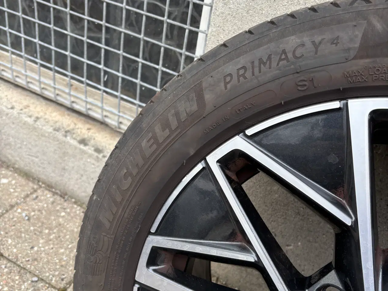 Billede 3 - 5x112 205/55 R17 Skoda alufælge med Michelin dæk