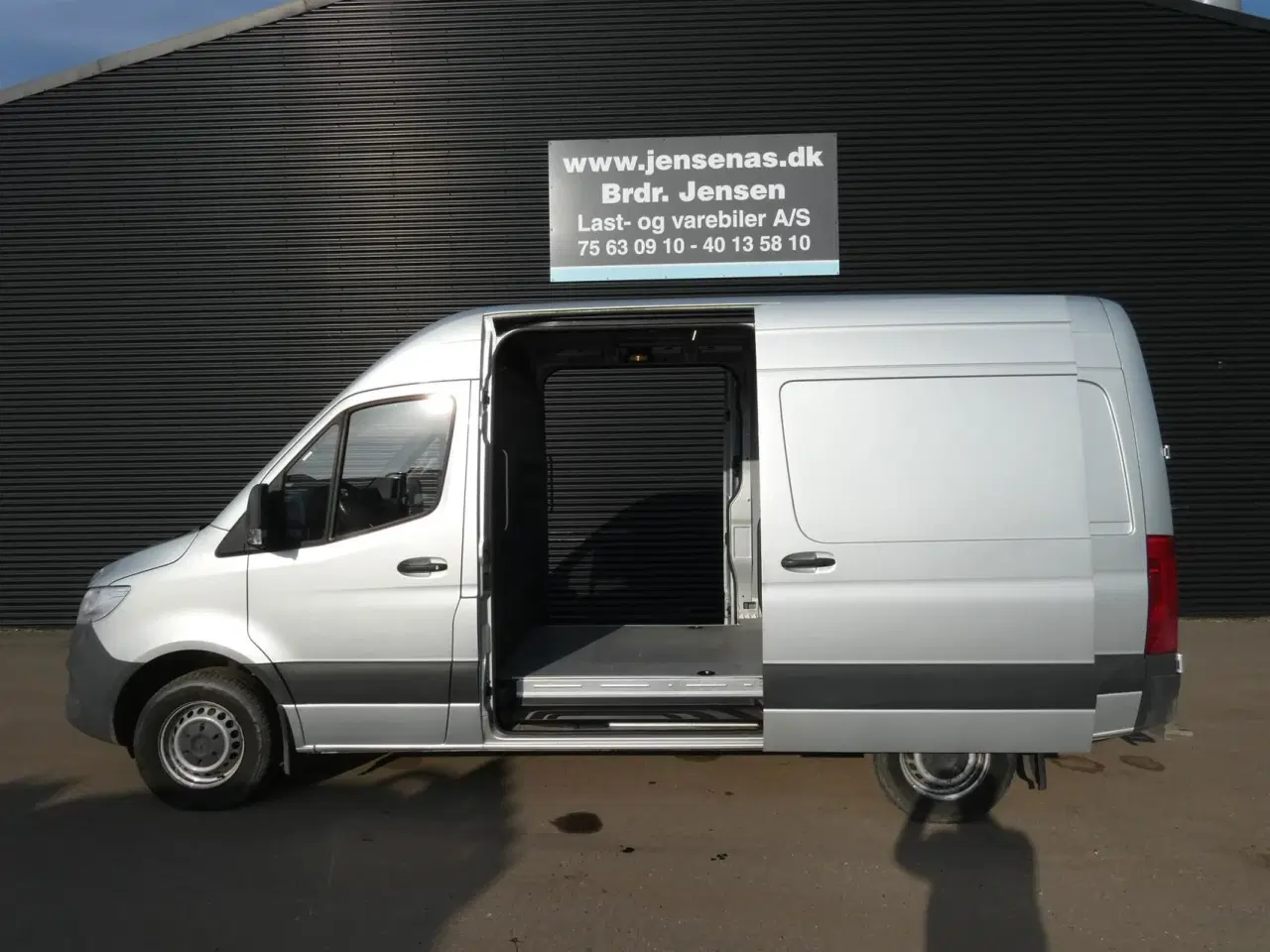 Billede 1 - Mercedes-Benz Sprinter 316 2,1 CDI A2 H2 RWD 163HK Van Aut.