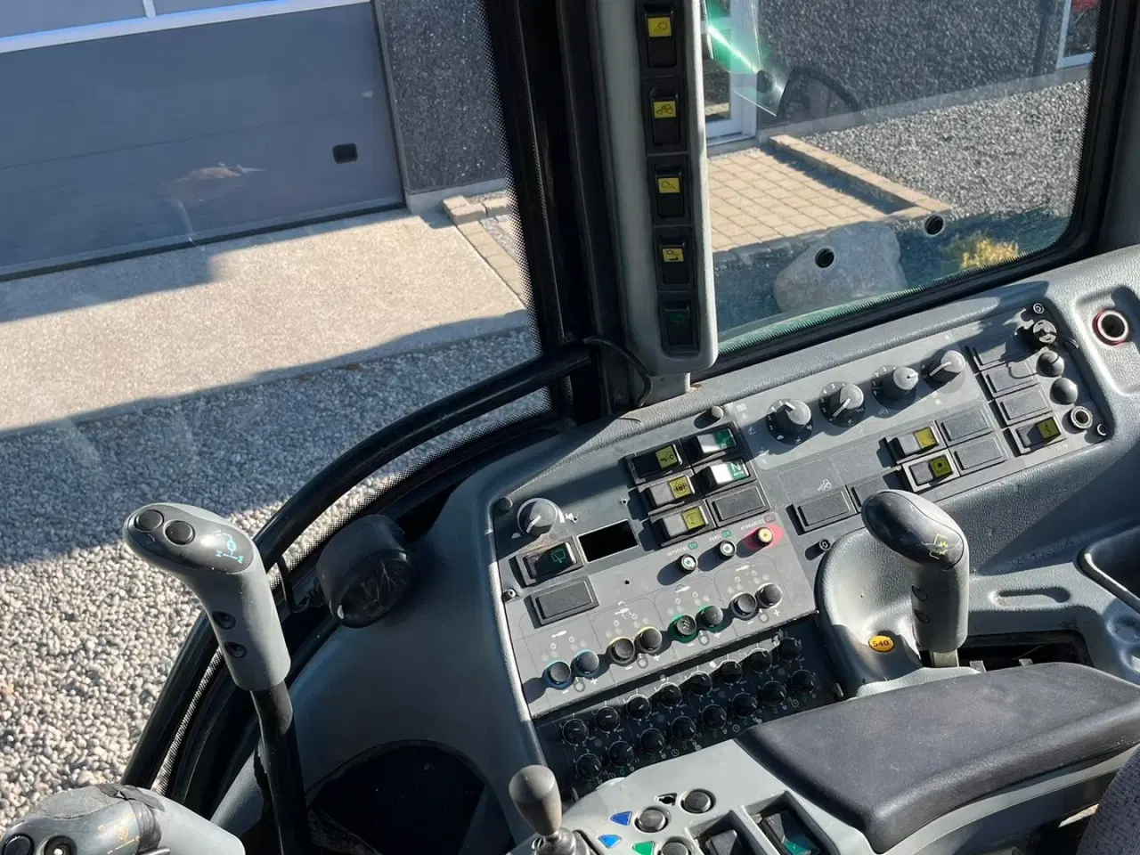 Billede 10 - Valtra T130 med 3.5ton frontlift
