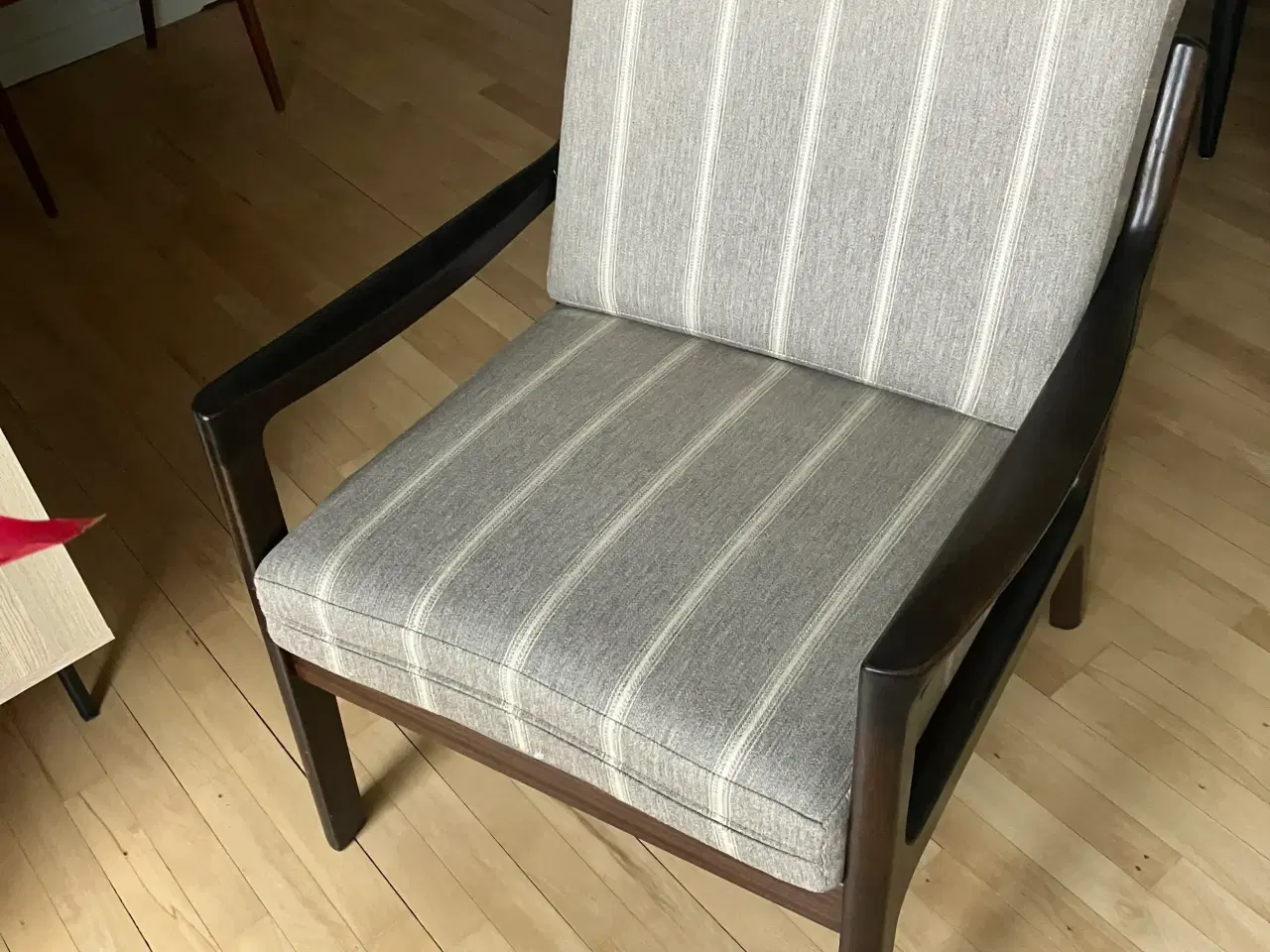 Billede 1 - Lænestol Ole Wanscher i mahoni og uldbetrak ny POL