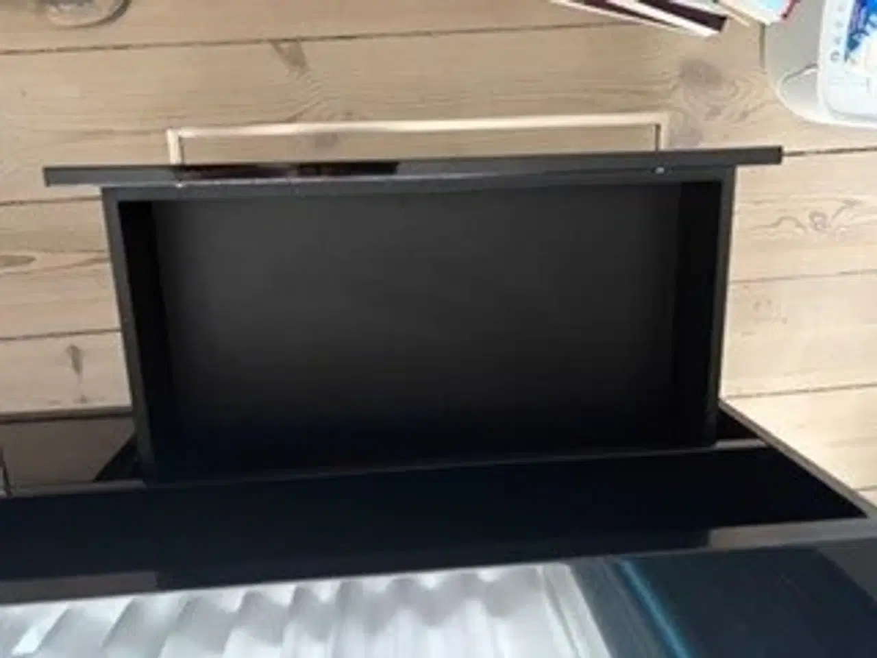 Billede 1 - TV-skænk med to skuffer