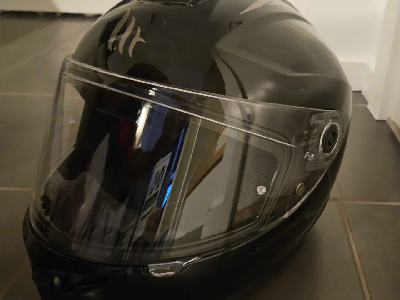 Billede 2 - MT Motorcykelhjelm - Størrelse M