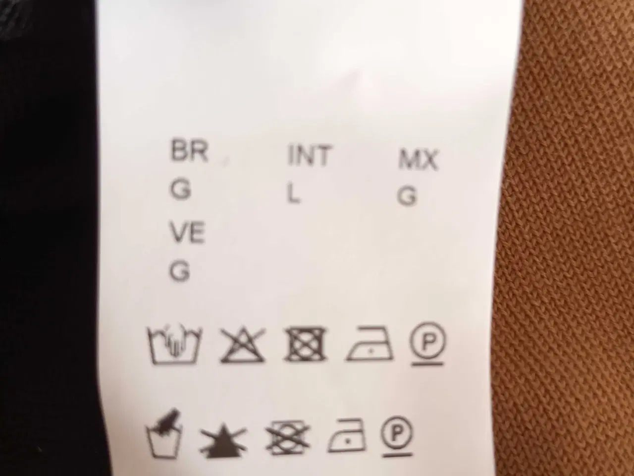 Billede 8 - BOSS bluse i str. L