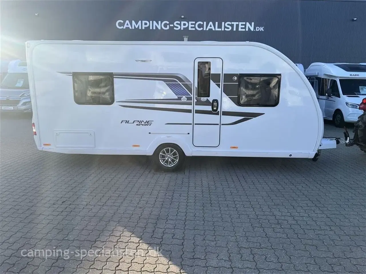 Billede 1 - 2022 - Sprite Alpine Sport 470 CF   Pæn og velholdt rejsevogn Sprite Alpine Sport 470 CF 2022 Model - Kan nu opleves hos Camping-Specialisten i Silkeborg