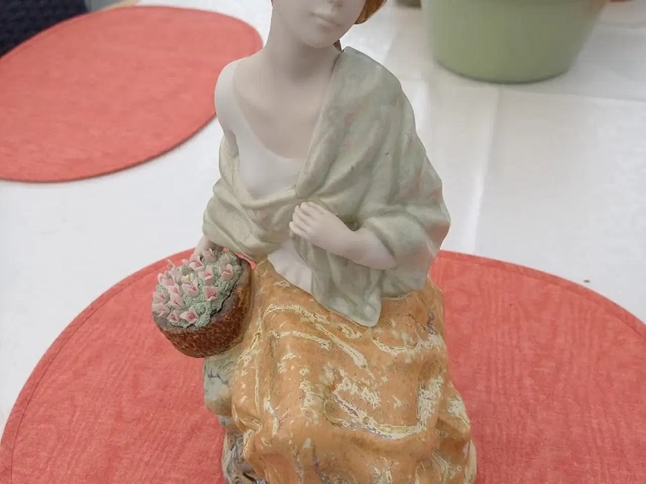 Billede 2 - Spansk porcelænsfigur
