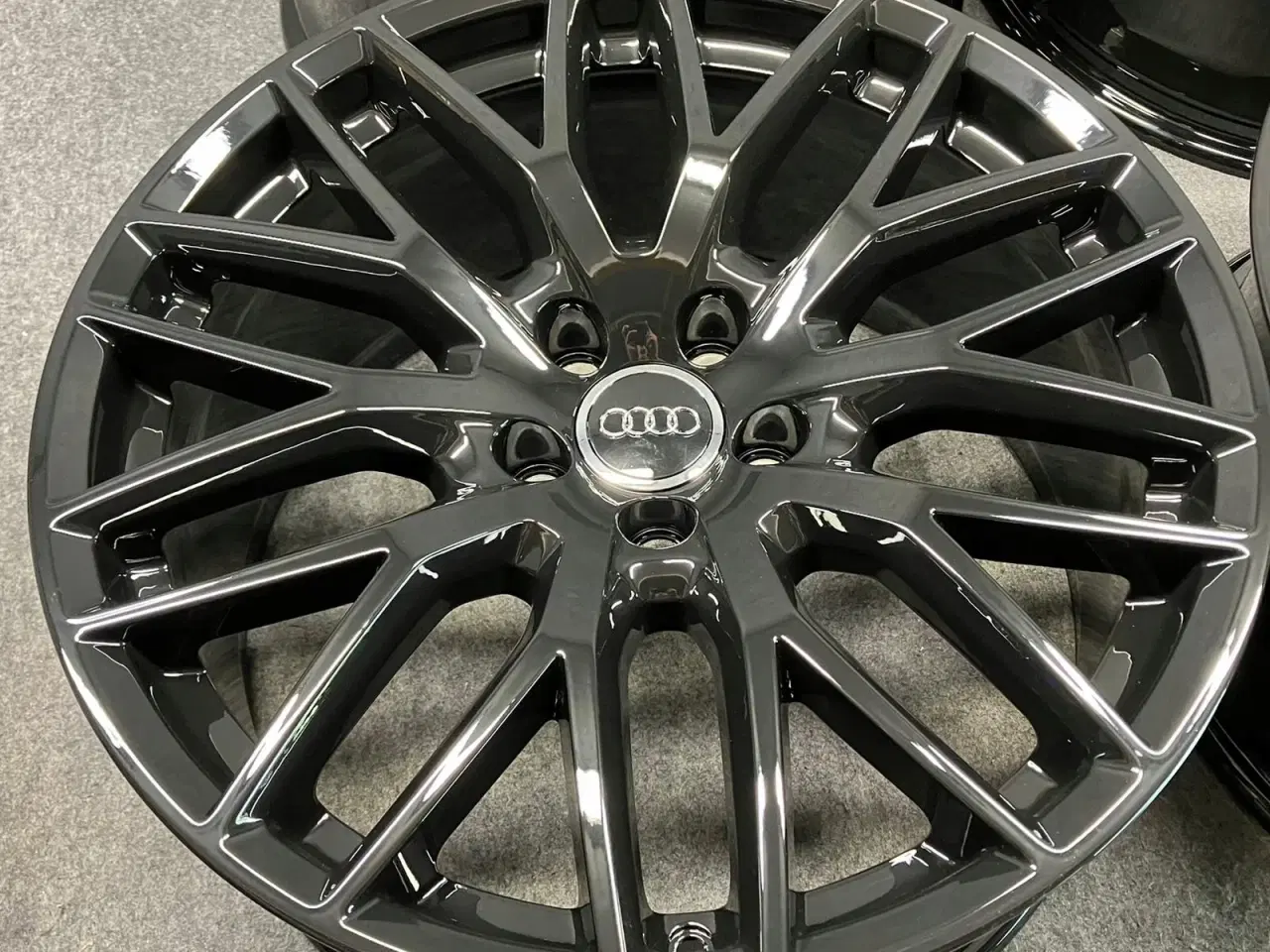 Billede 5 - ALUFÆLGE AUDI A5 S5 RS5 8T0 19"