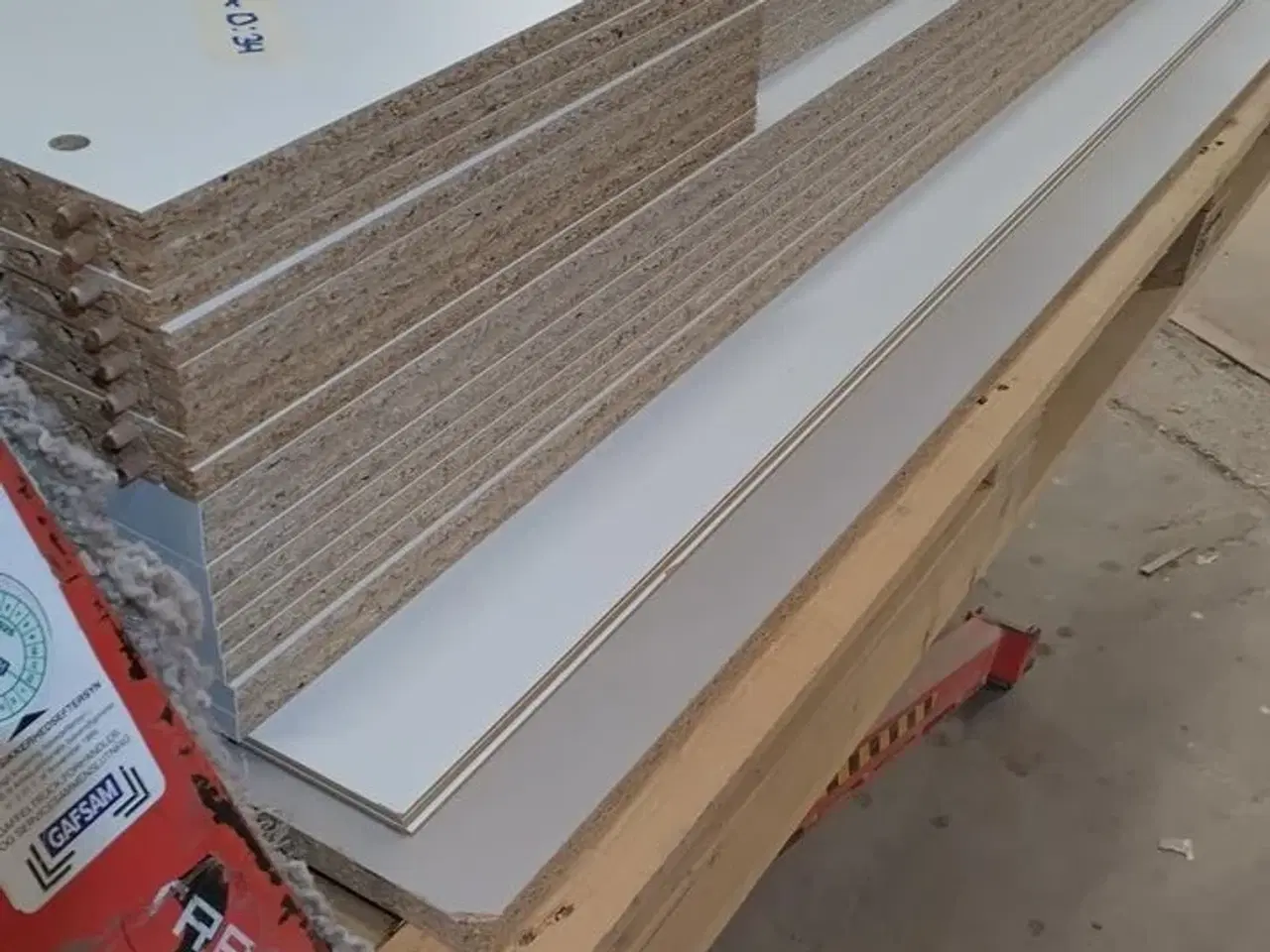 Billede 6 - 4 stk. usamlet højskabe H: 195,2 x B: 50 x D: 34,0 med låge og 16 hylder