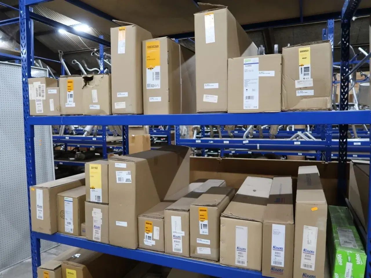 Billede 7 - Indhold i lagerreol