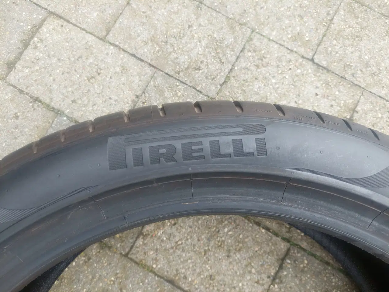Billede 3 - Pirelli P ZERO sommerdæk passer på Volvo EX40 Blac