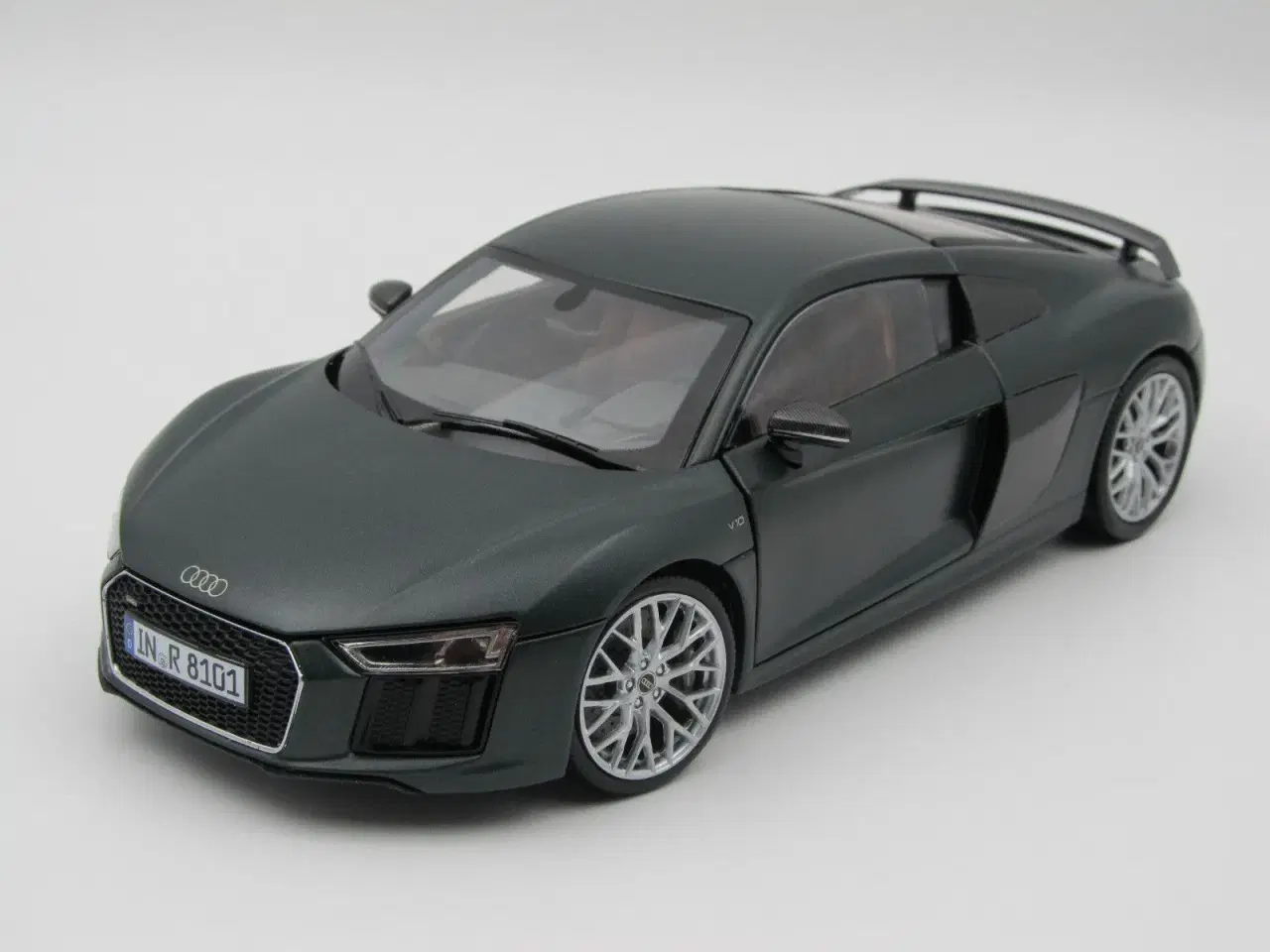 Billede 1 - 2016 Audi R8 V10 Plus Coupé 1:18 Dealer Edition