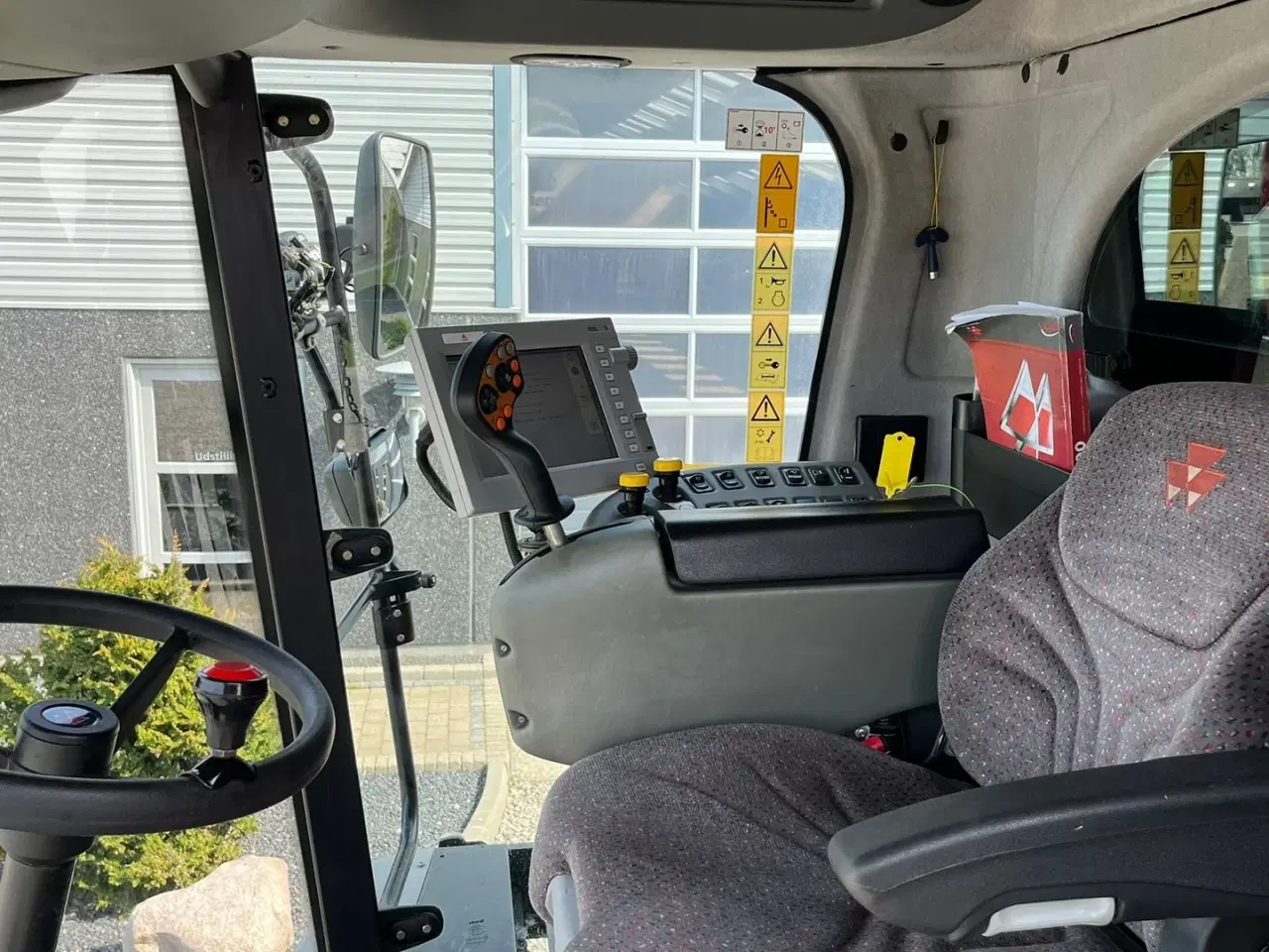 Billede 11 - Massey Ferguson 7370 BETA. Gårdmaskine med kun 1080 motortimer. Med 22fod powerflov skærebord