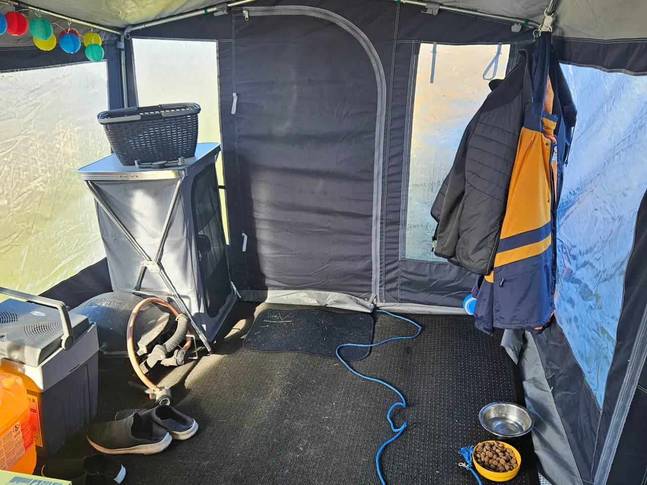 Billede 3 - 3 år Amål900 m/2 kanaper