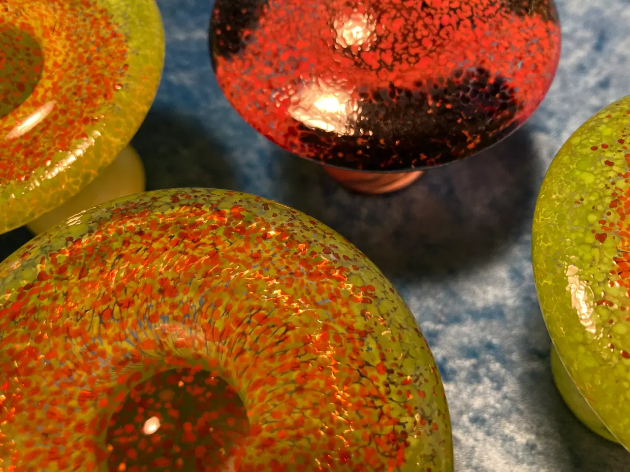 Billede 3 - Fire glas-paddehatte sælges