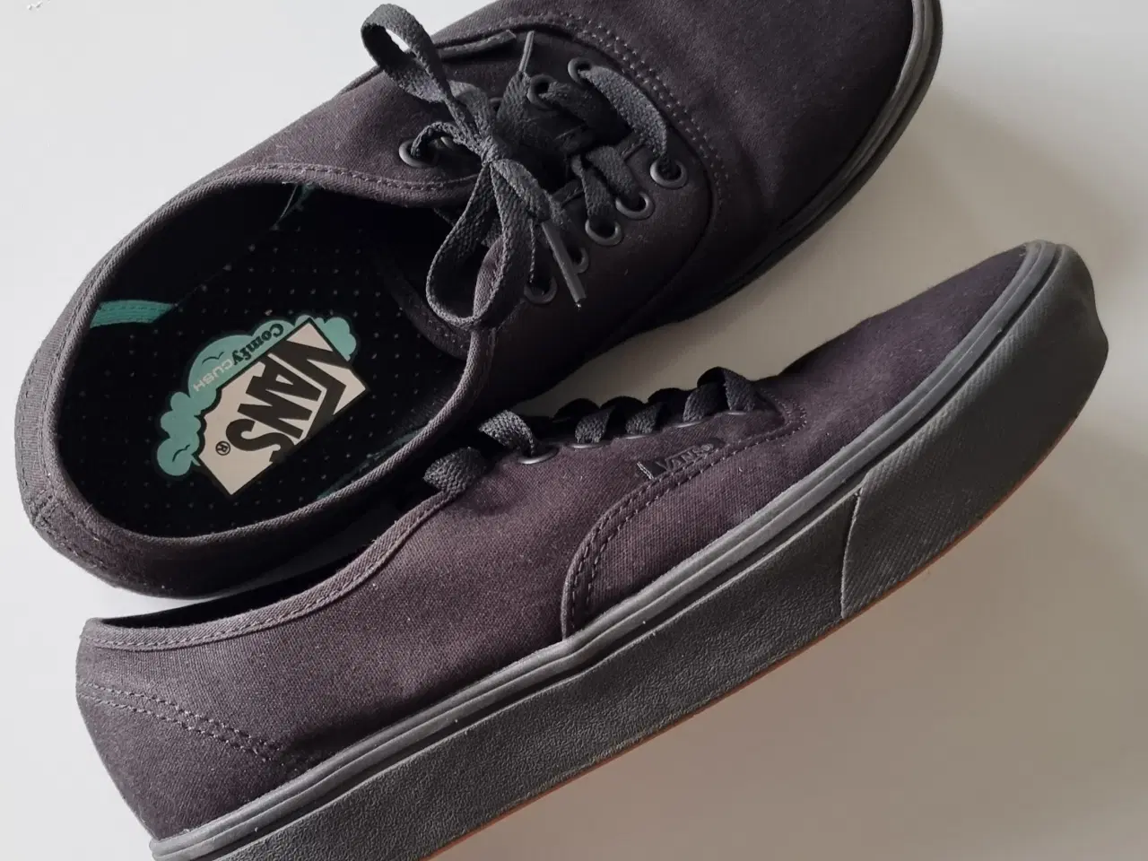 Billede 1 - Vans Sneakers str. 41 - Comfycush - helt sorte