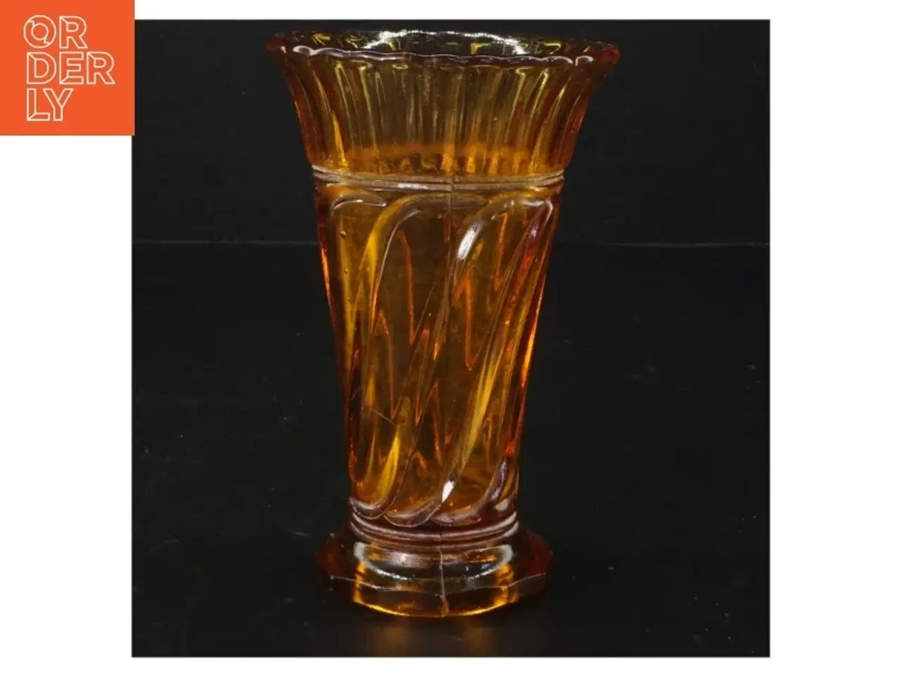 Billede 1 - Rav-farvet vase fra Fyens Glasværk (str. 14x9 cm)