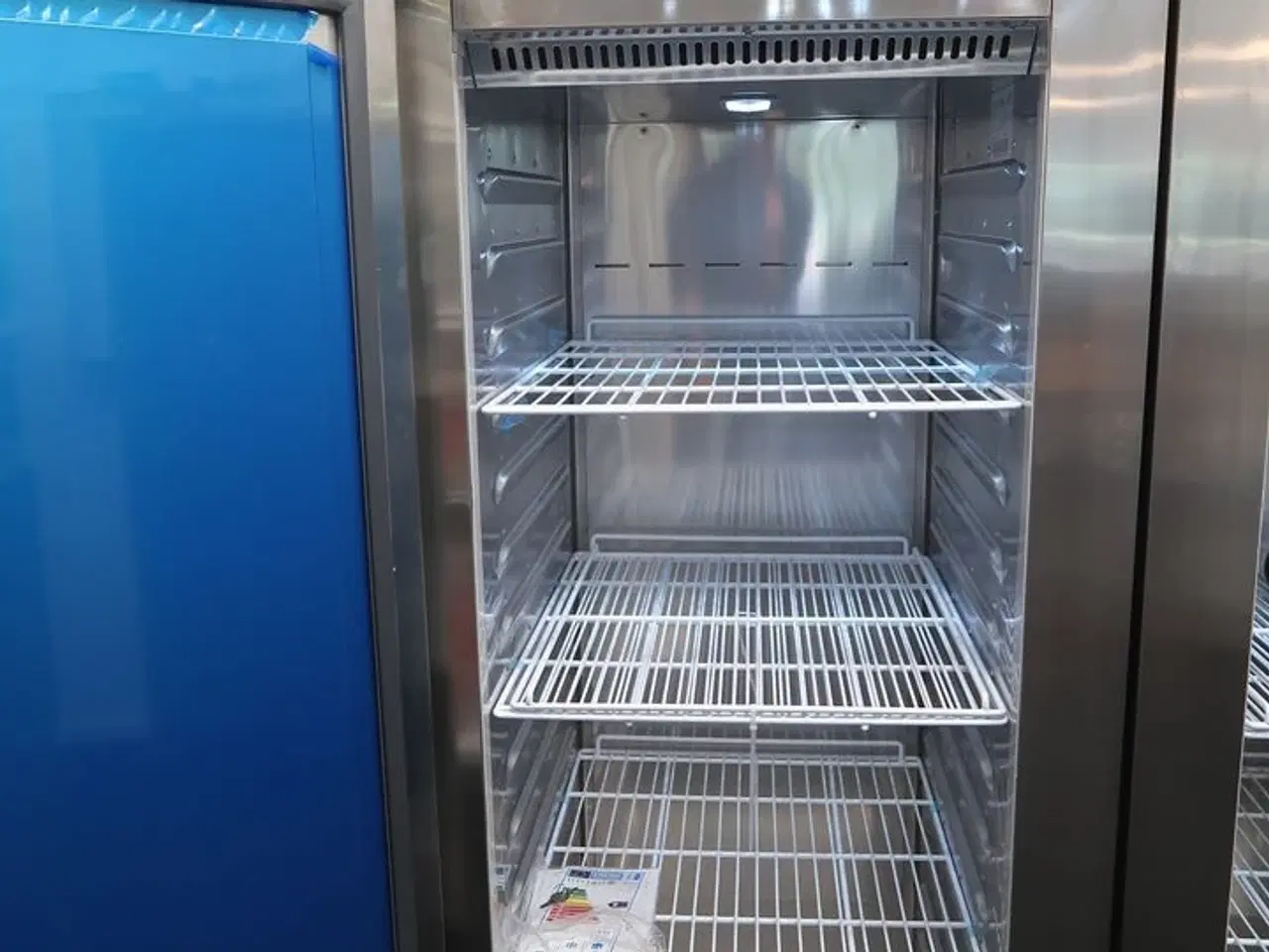 Billede 3 - Køleskab TEFCOLD RK710