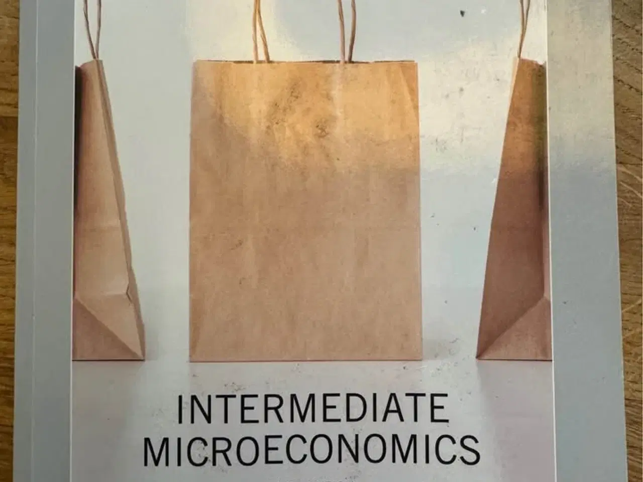 Billede 1 - Intermediate Microeconomics