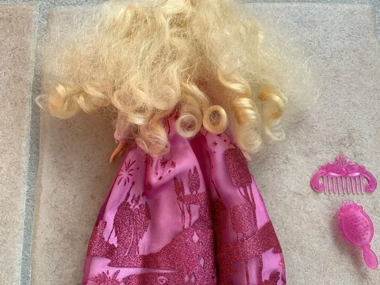 Billede 2 - BARBIE Tornerose prinsesse dukke