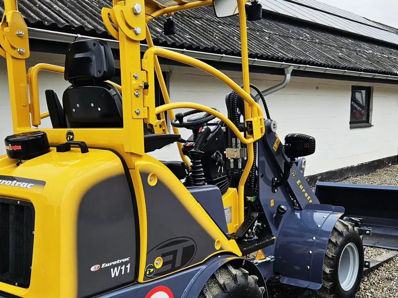 Billede 7 - Eurotrac W11 / fabriksny / skovl & gafler / Kubota motor